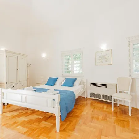 Villa Atrium *