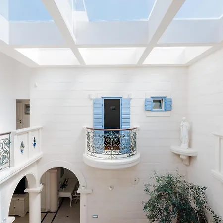 Villa Atrium *