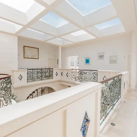 Atrium Villa *