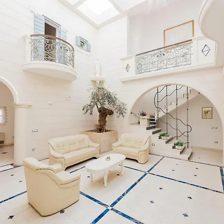 Βίλα Atrium Μακάρσκα